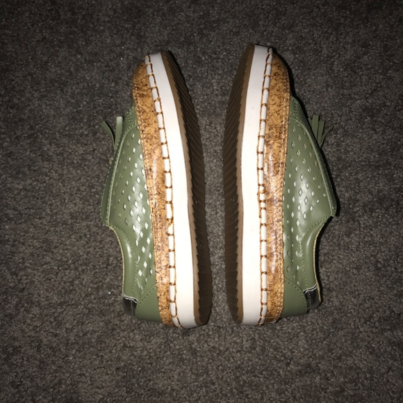 New Slip On Shoes With Tassel Accent - Picture 2 of 6